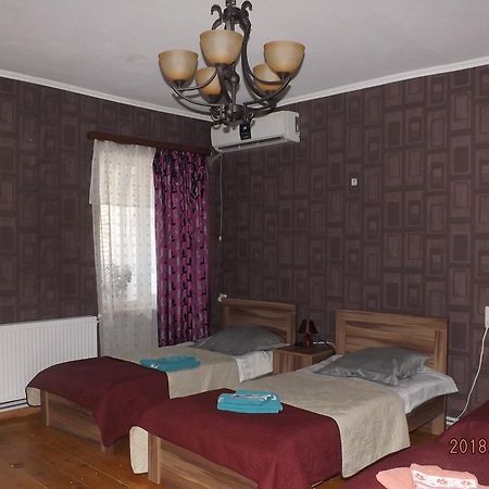 Guest House Gio Тбилиси Екстериор снимка