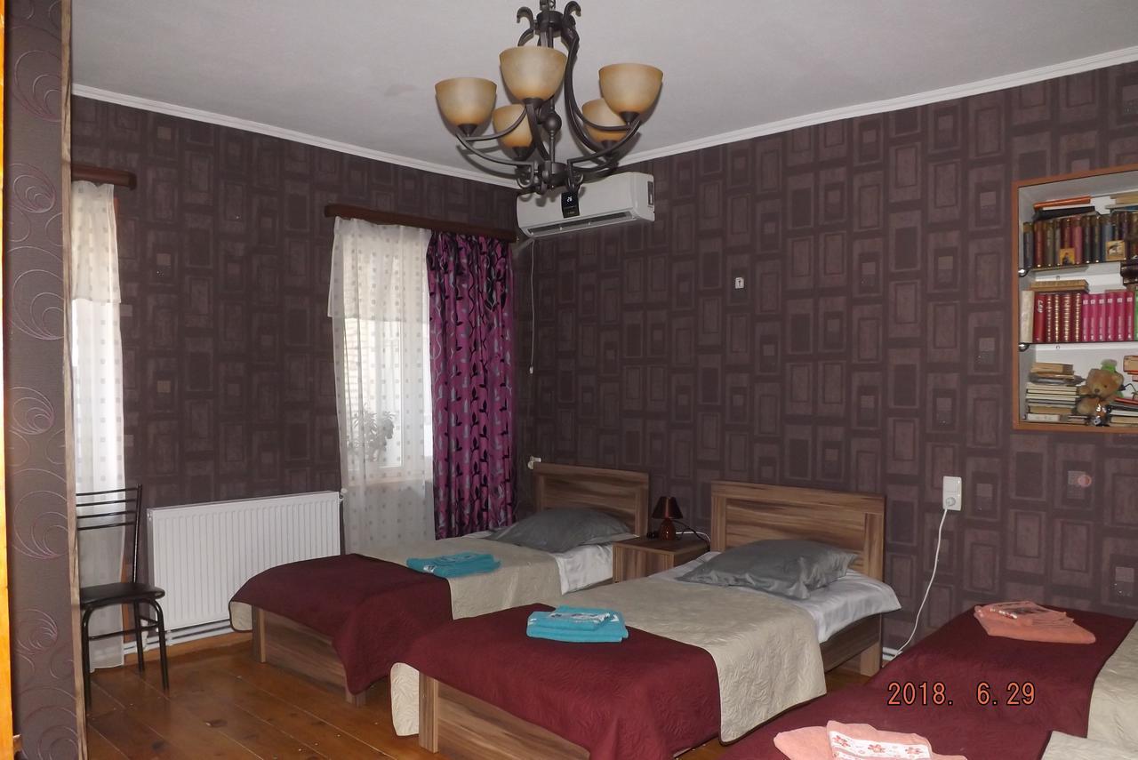 Guest House Gio Тбилиси Екстериор снимка
